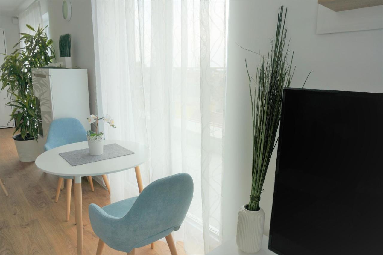 Panorama Penthouse Apartment Mit Klima Und Whirlpool Fuer Bis Zu 6 Personen 프랑켄탈 외부 사진