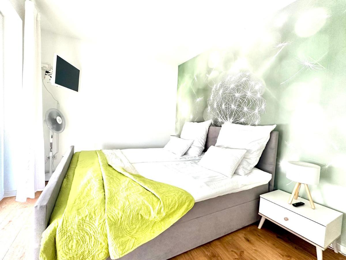 Panorama Penthouse Apartment Mit Klima Und Whirlpool Fuer Bis Zu 6 Personen 프랑켄탈 외부 사진