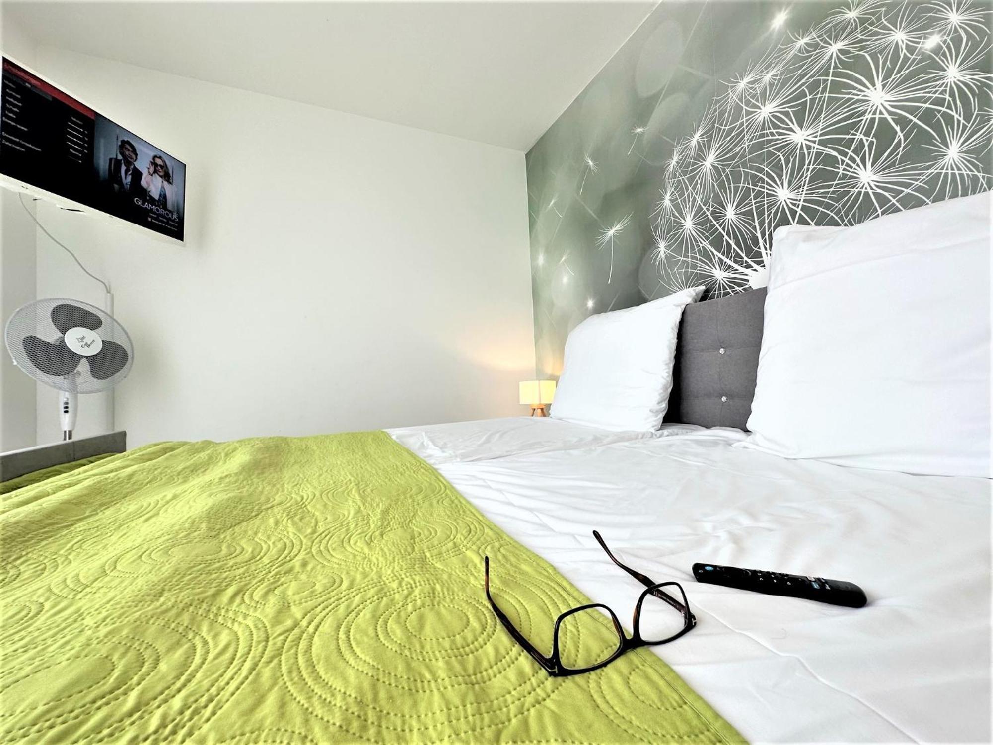 Panorama Penthouse Apartment Mit Klima Und Whirlpool Fuer Bis Zu 6 Personen 프랑켄탈 외부 사진